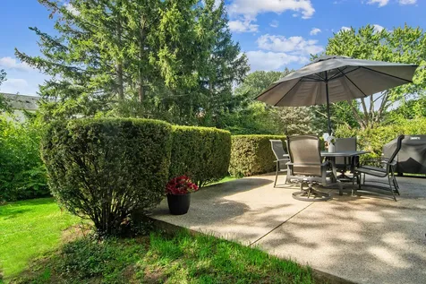 631 Thompson Boulevard Buffalo Grove IL 60089