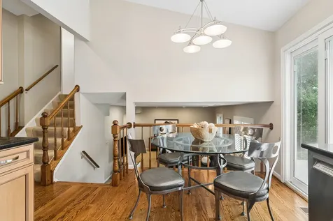 631 Thompson Boulevard Buffalo Grove IL 60089