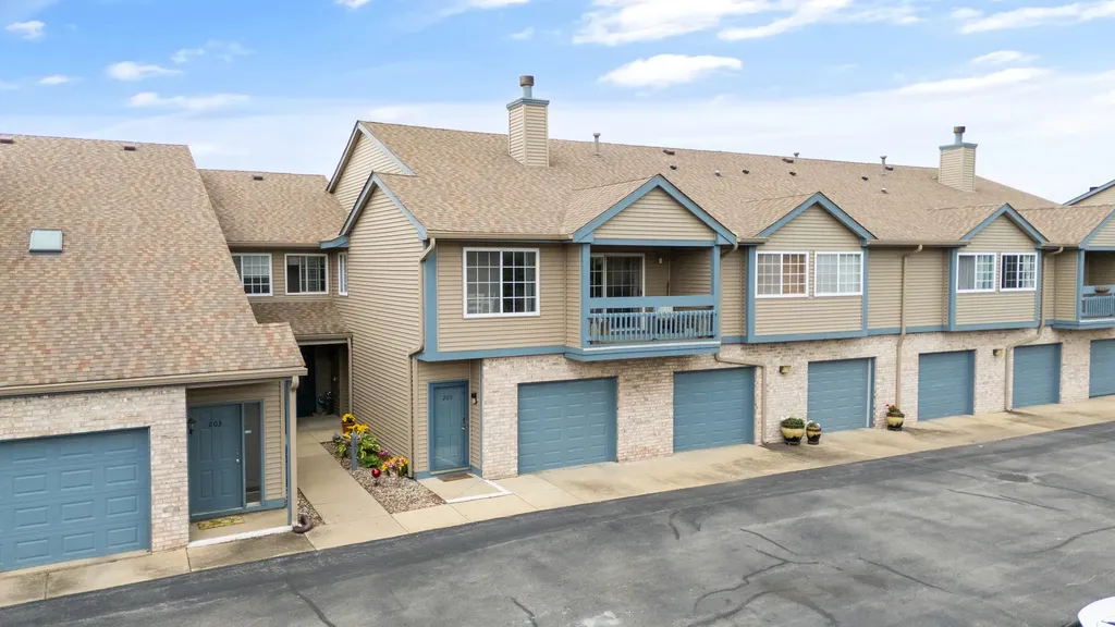 2408 Windward Boulevard Champaign IL 61821