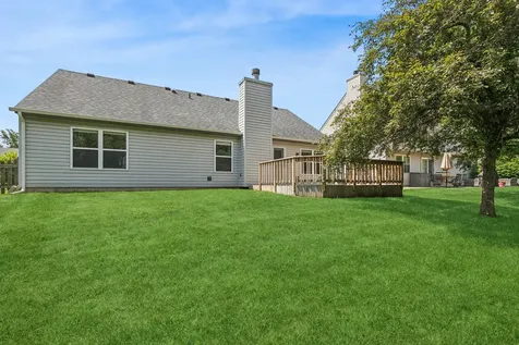 192 Heritage Trail Hainesville IL 60030