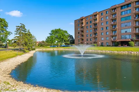 1747 West Crystal Lane Mount Prospect IL 60056