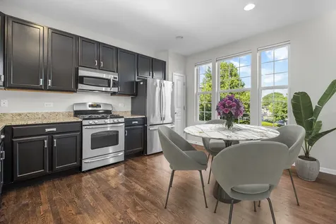 64 North Dryden Place Arlington Heights IL 60004