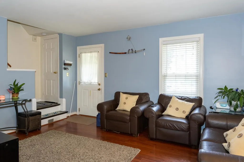 9019 Lincoln Avenue Brookfield IL 60513