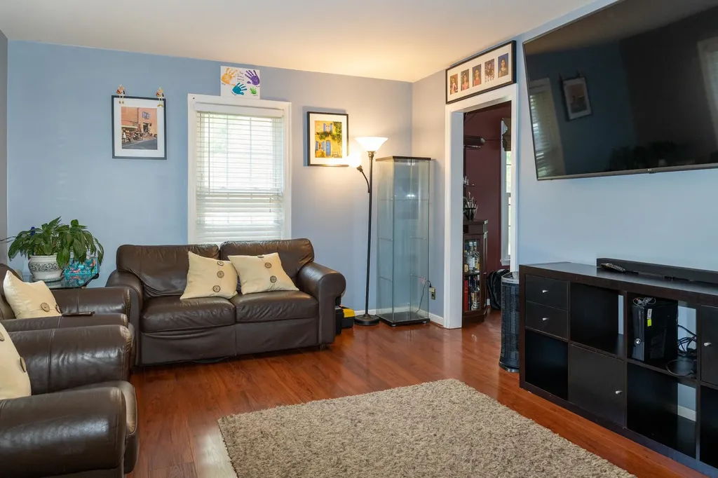 9019 Lincoln Avenue Brookfield IL 60513