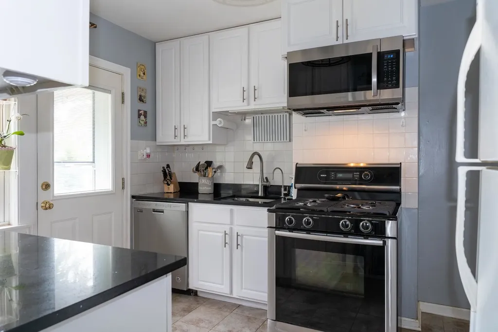 9019 Lincoln Avenue Brookfield IL 60513