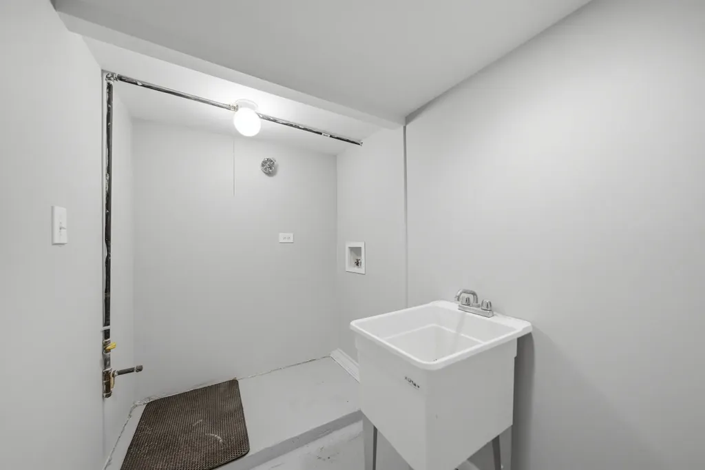 6245 South Damen Avenue Chicago IL 60636