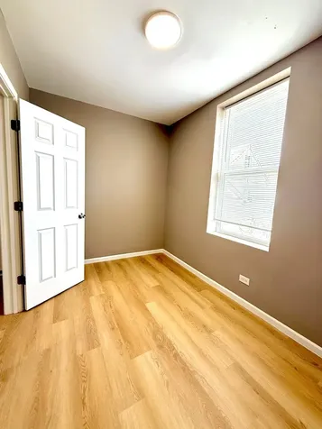 937 West 33rd Place Chicago IL 60608