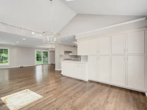 521 Pamela Circle Hinsdale IL 60521