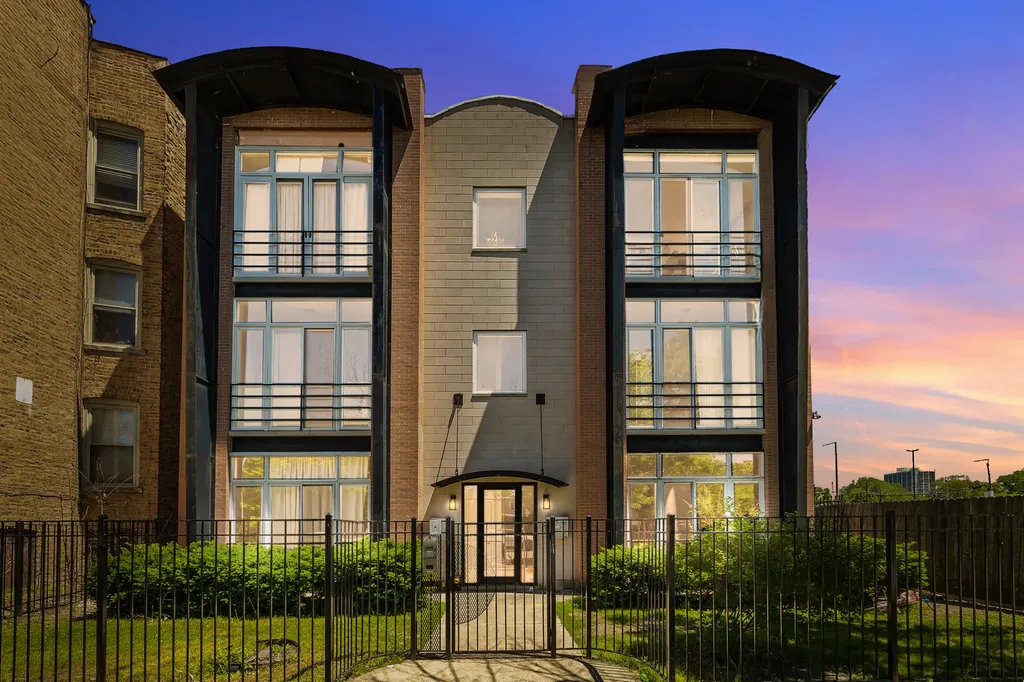 6225 South Kenwood Avenue Chicago IL 60637