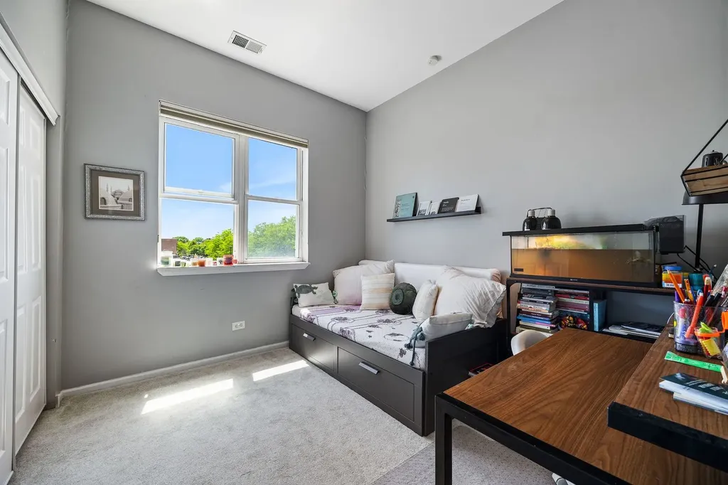 6225 South Kenwood Avenue Chicago IL 60637