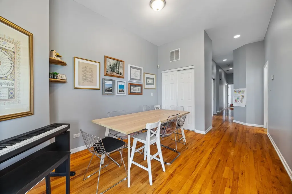 6225 South Kenwood Avenue Chicago IL 60637