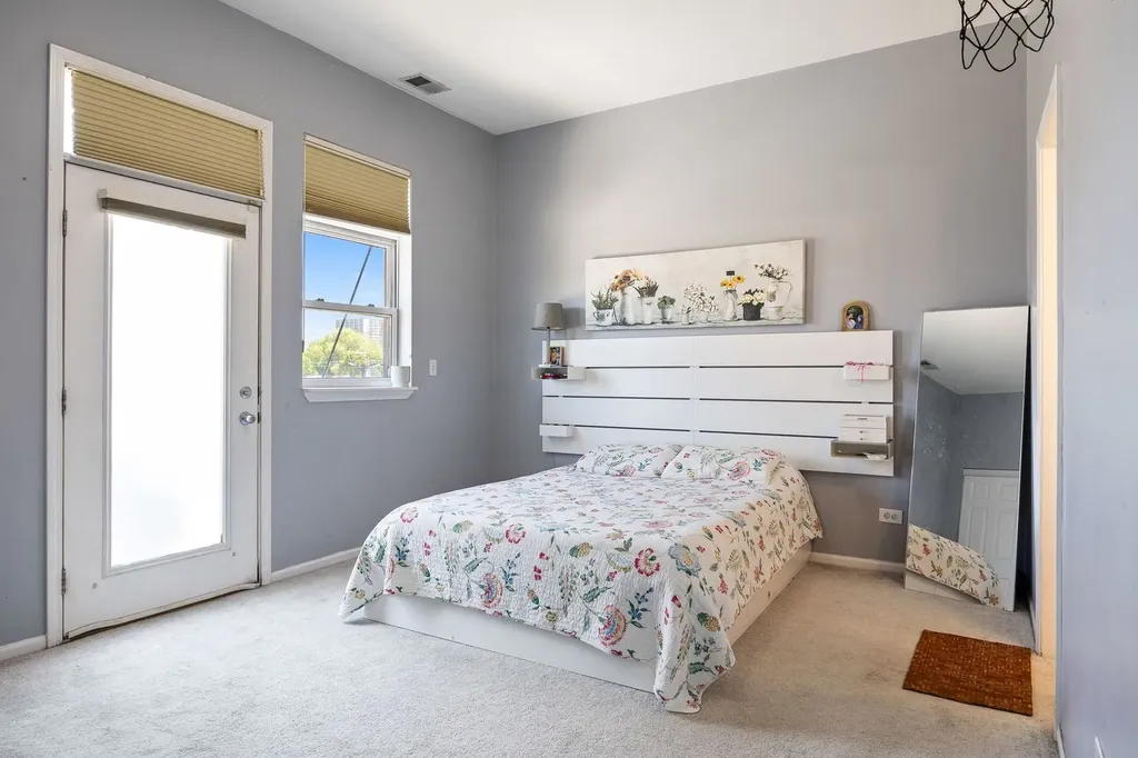6225 South Kenwood Avenue Chicago IL 60637