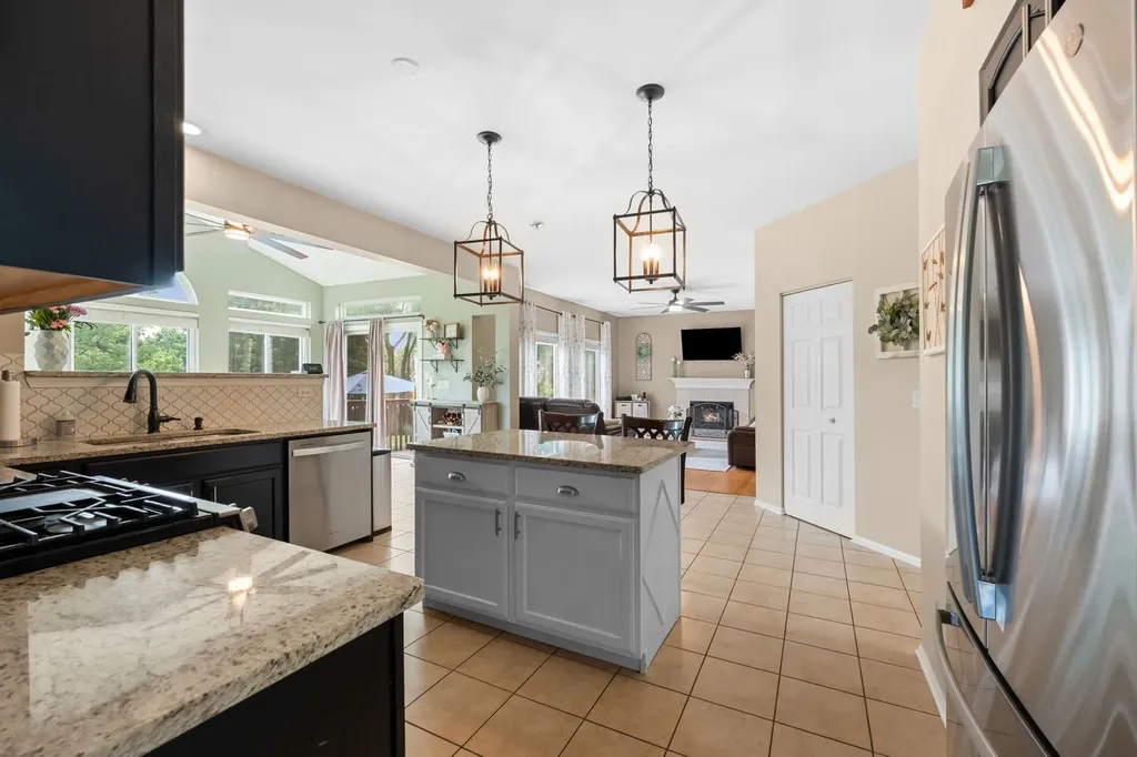 3600 Chadwick Lane Lake In The Hills IL 60156