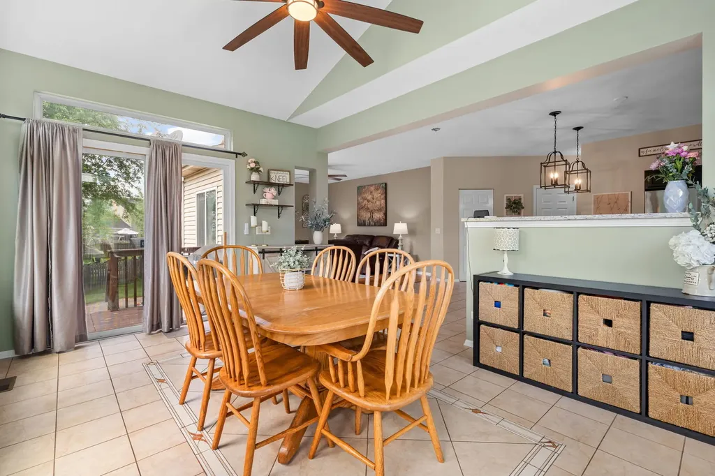 3600 Chadwick Lane Lake In The Hills IL 60156
