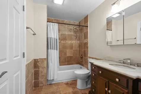 1316 West Meade Lane Arlington Heights IL 60004