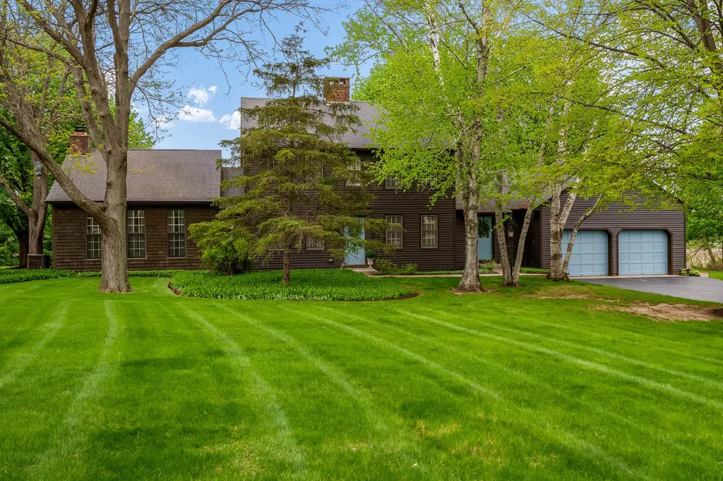 10562 Town Hall Road Belvidere IL 61008