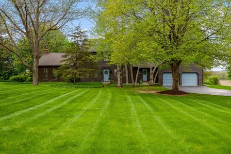 10562 Town Hall Road Belvidere IL 61008