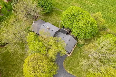 10562 Town Hall Road Belvidere IL 61008