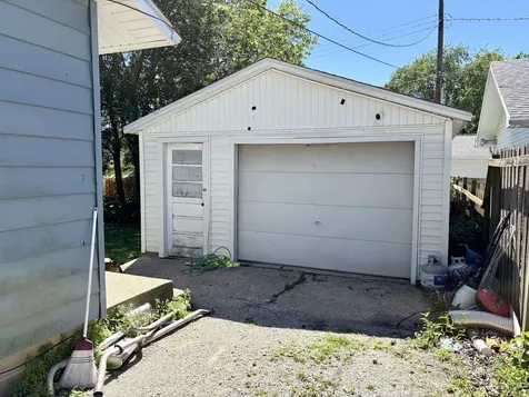 105 South Miller Street Clinton IL 61727