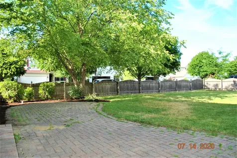 958 Shoreline Drive Aurora IL 60504