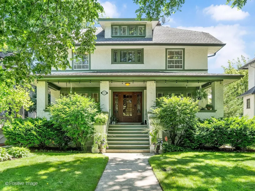160 North Elmwood Avenue Oak Park IL 60302