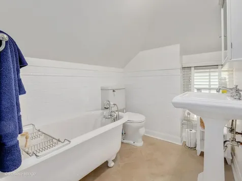 160 North Elmwood Avenue Oak Park IL 60302