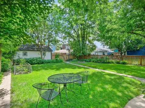160 North Elmwood Avenue Oak Park IL 60302