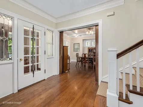 160 North Elmwood Avenue Oak Park IL 60302