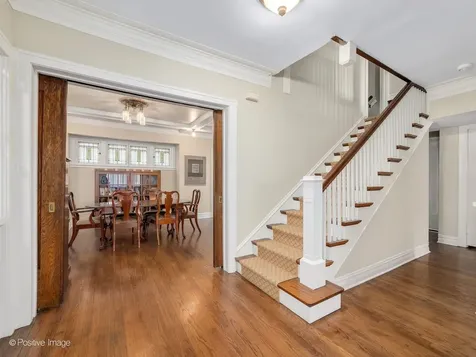 160 North Elmwood Avenue Oak Park IL 60302