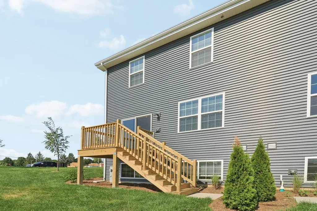 1748 Stable Lane Aurora IL 60503