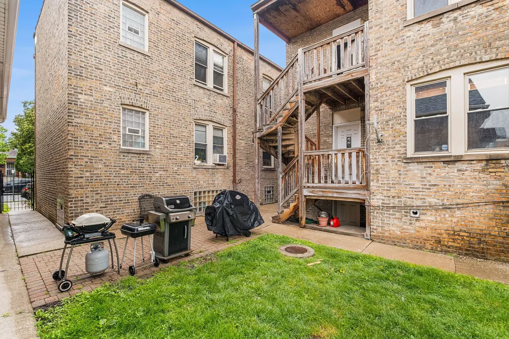 4357 West George Street Chicago IL 60641