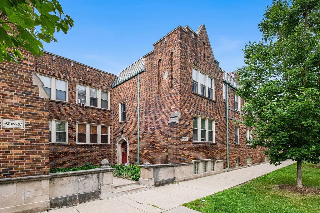 4357 West George Street Chicago IL 60641