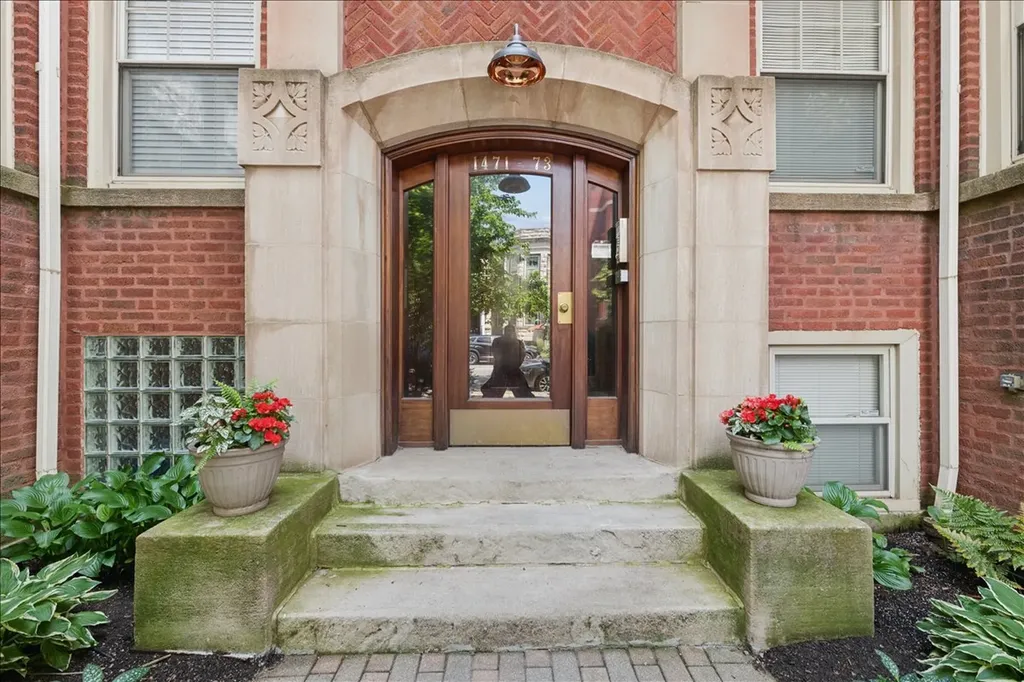 1473 West Foster Avenue Chicago IL 60640