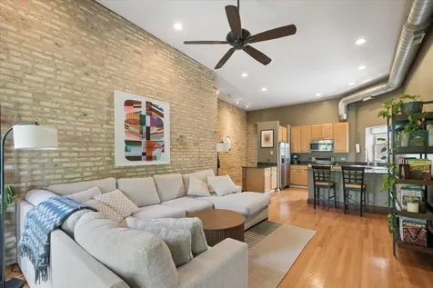 1473 West Foster Avenue Chicago IL 60640
