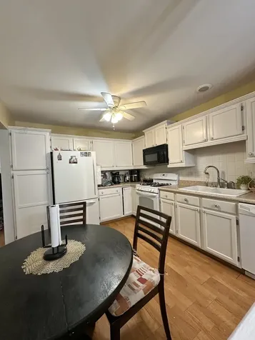 1346 Brunswick Court Elgin IL 60120