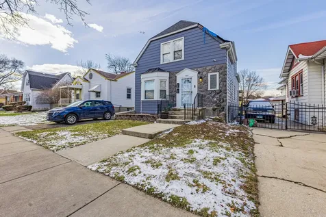 10044 South La Salle Street Chicago IL 60628