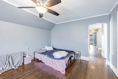 10044 South La Salle Street Chicago IL 60628