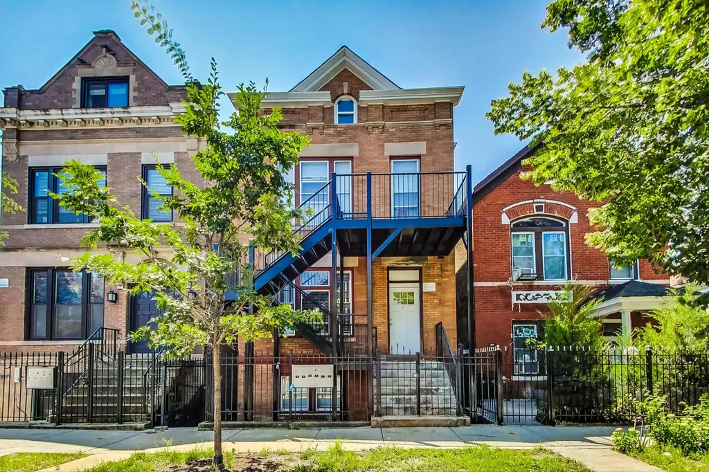 2821 West 25th Street Chicago IL 60623
