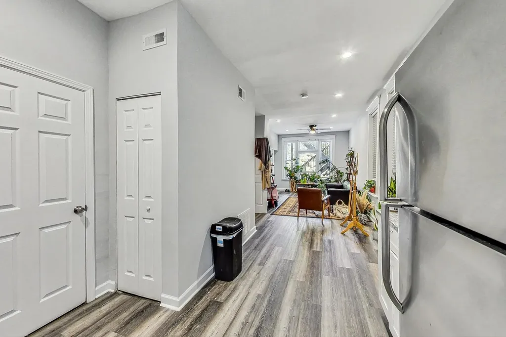 2821 West 25th Street Chicago IL 60623