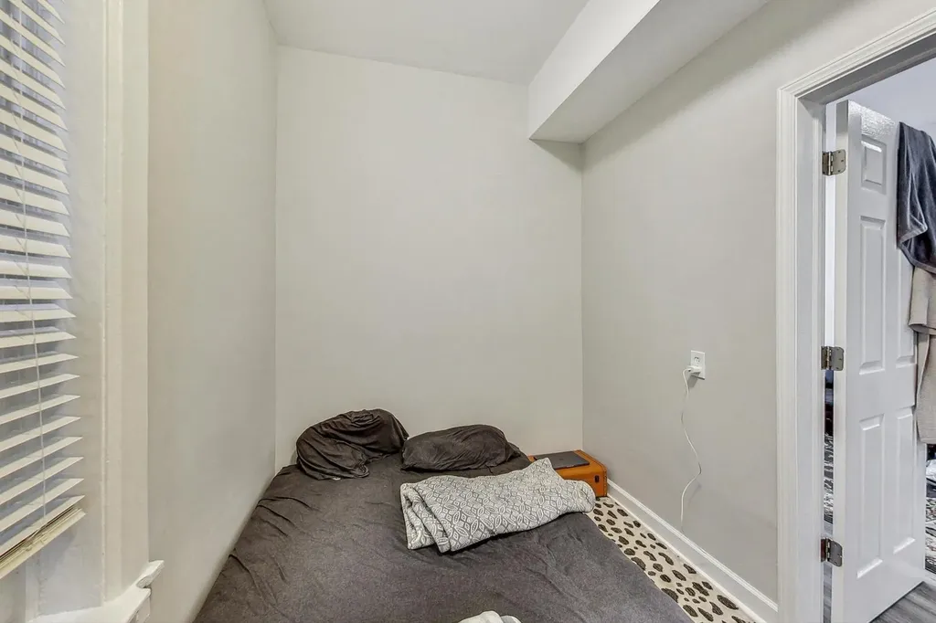 2821 West 25th Street Chicago IL 60623