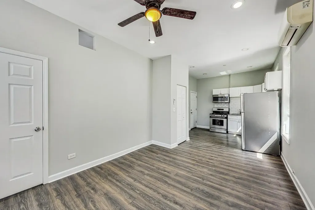 2821 West 25th Street Chicago IL 60623