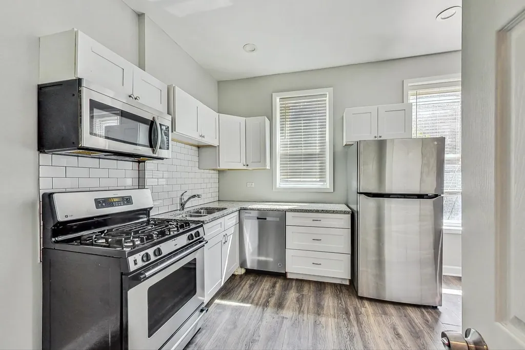 2821 West 25th Street Chicago IL 60623