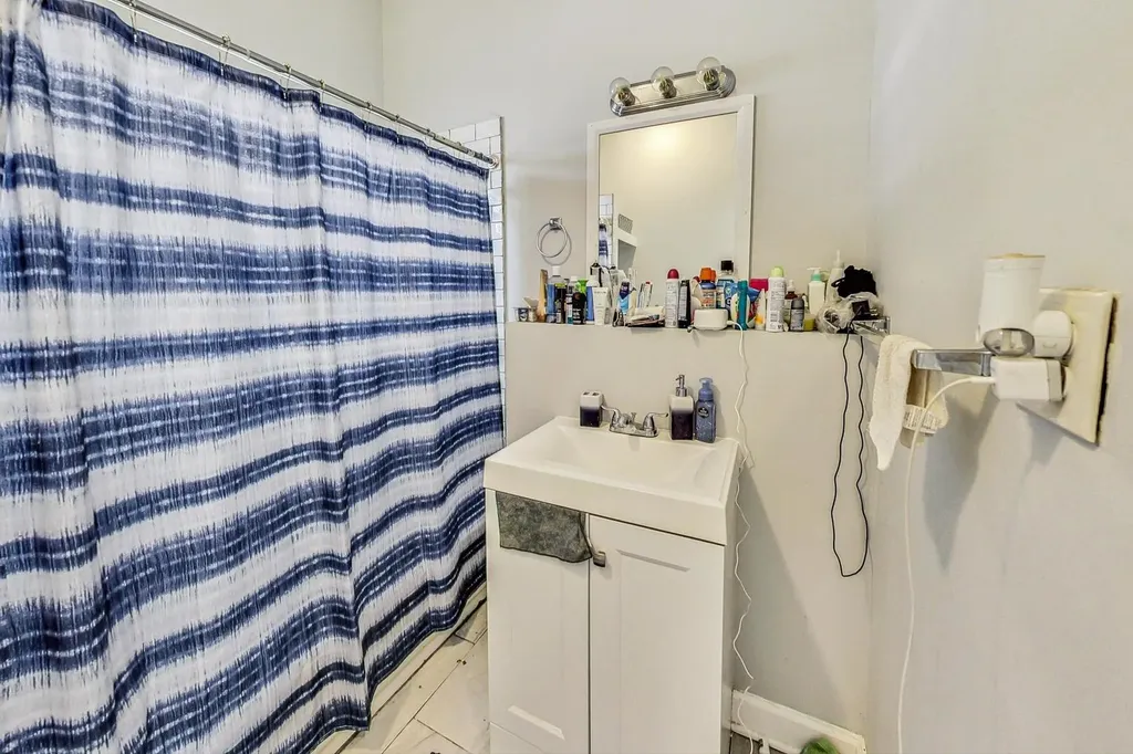 2821 West 25th Street Chicago IL 60623