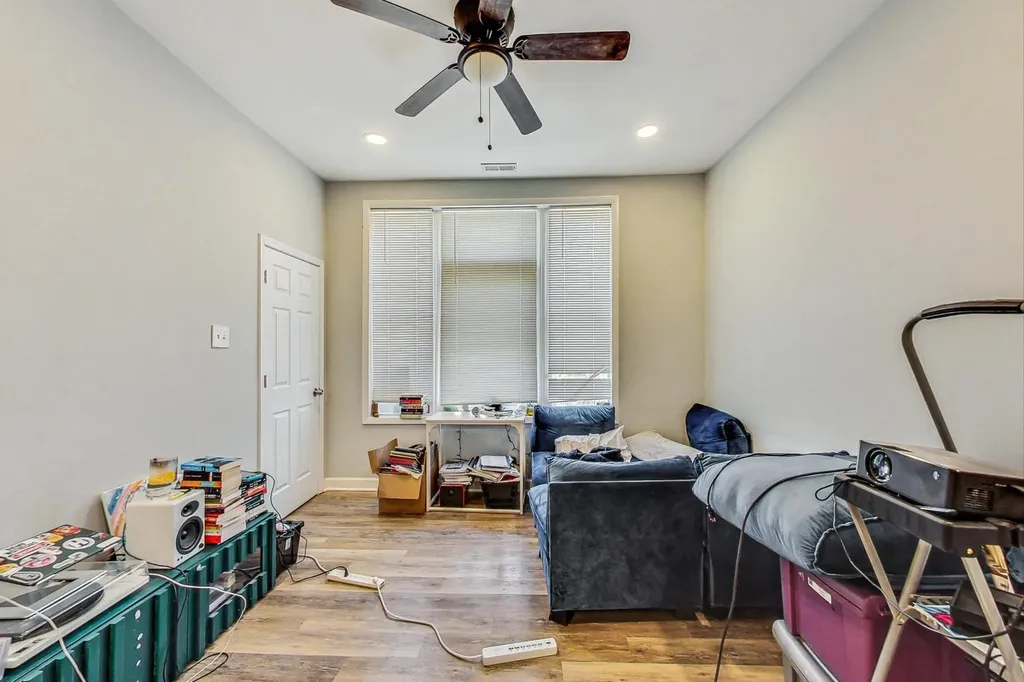 2821 West 25th Street Chicago IL 60623