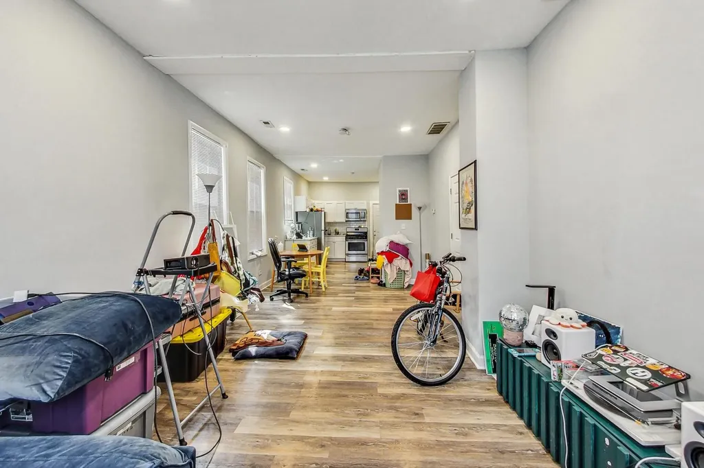 2821 West 25th Street Chicago IL 60623