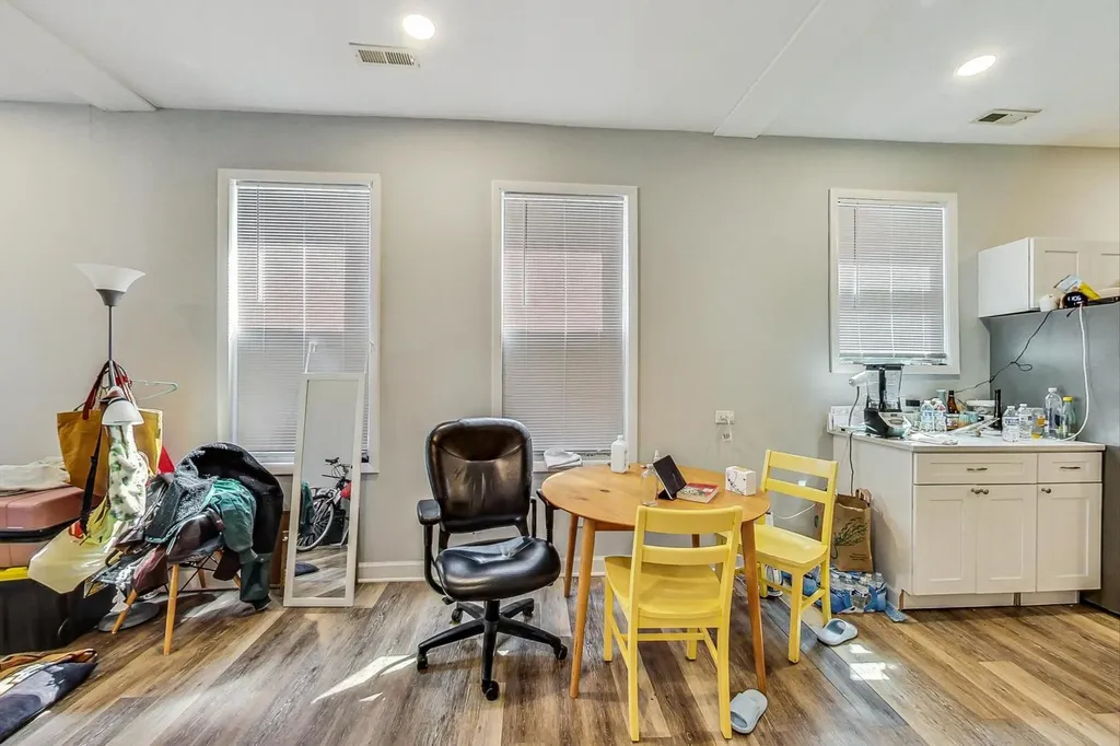 2821 West 25th Street Chicago IL 60623