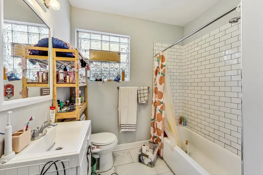 2821 West 25th Street Chicago IL 60623