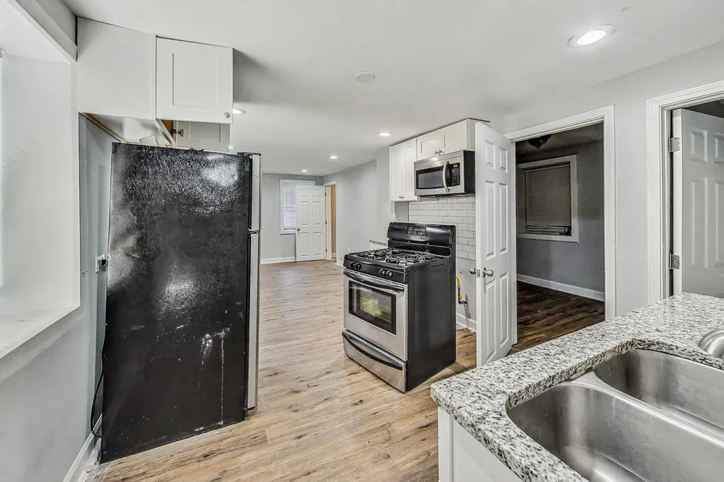 2821 West 25th Street Chicago IL 60623