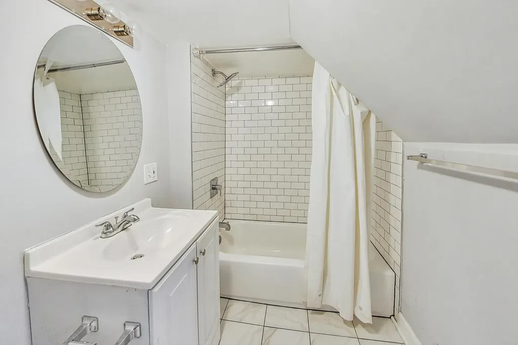 2821 West 25th Street Chicago IL 60623