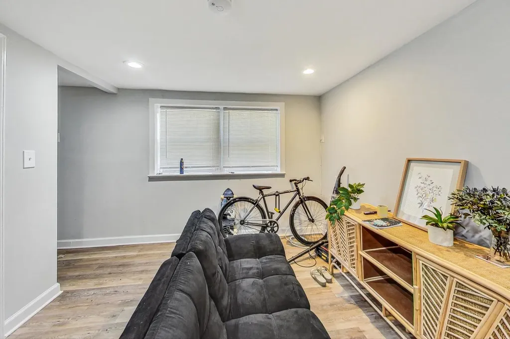 2821 West 25th Street Chicago IL 60623